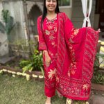 Gulabi Nazakat